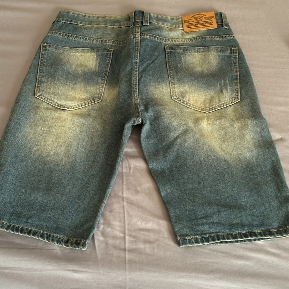 EXC COND..NEVER USED JEAN SHORTS - Picture 4 of 5